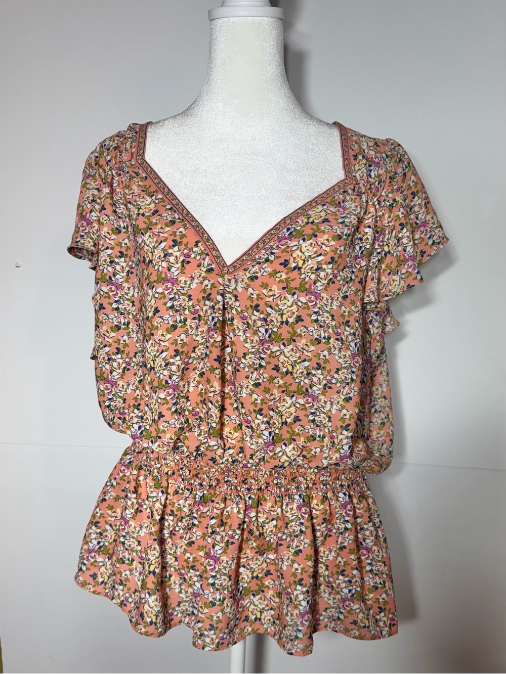 Max Studio Floral Cottagecore Peplum V-Neck Women’s Top - Peach Floral
